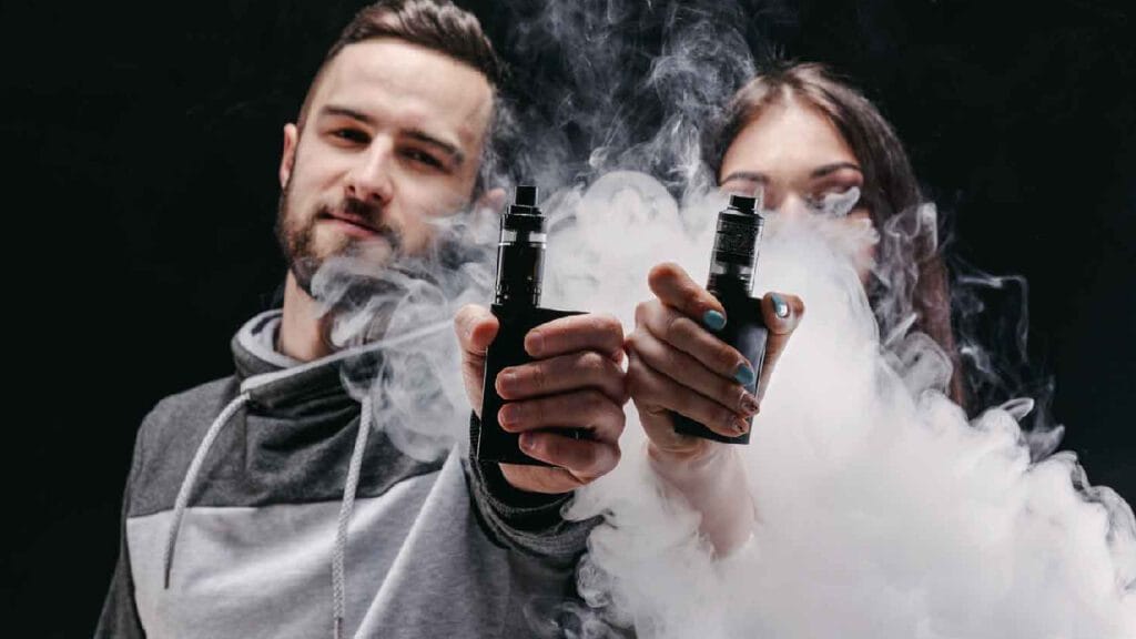 معرفی بهترین برندهای جویس؛ کدام برند در ایران پرطرفدارتر است؟ - vaping picture girl and boy