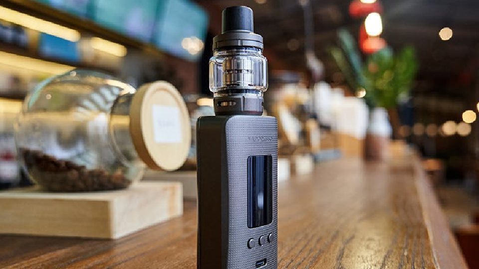 بررسی ویپ Gen 200 ویپرسو - vaporesso gen 200 on table 1