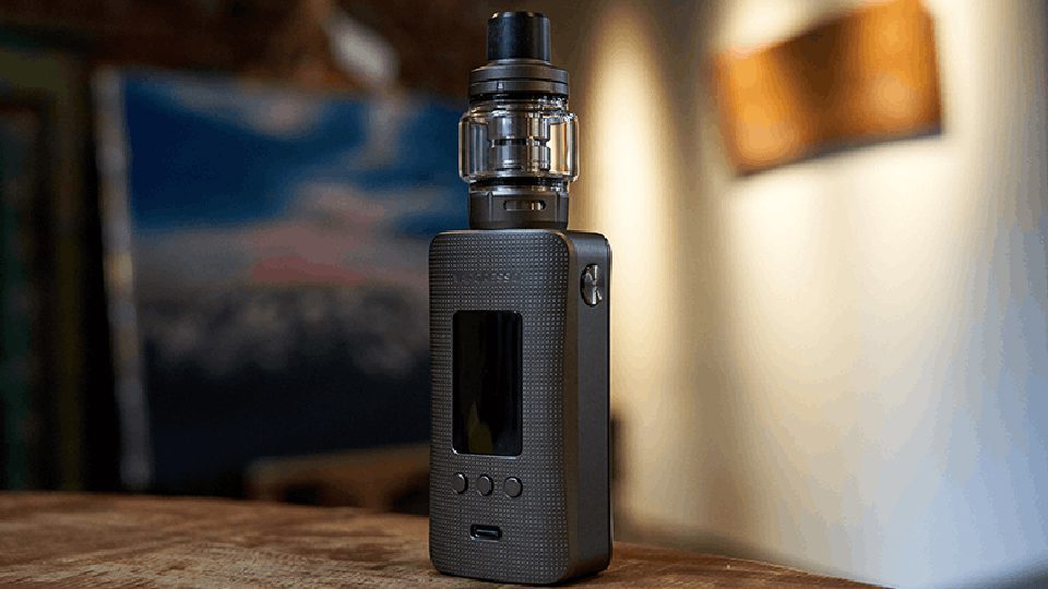 بررسی ویپ Gen 200 ویپرسو - vaporesso gen 200 on table